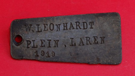 Adres plaatje van Willem Leonhardt Miljonair en eigenaar van Peck&Co. Overleden in 1976.